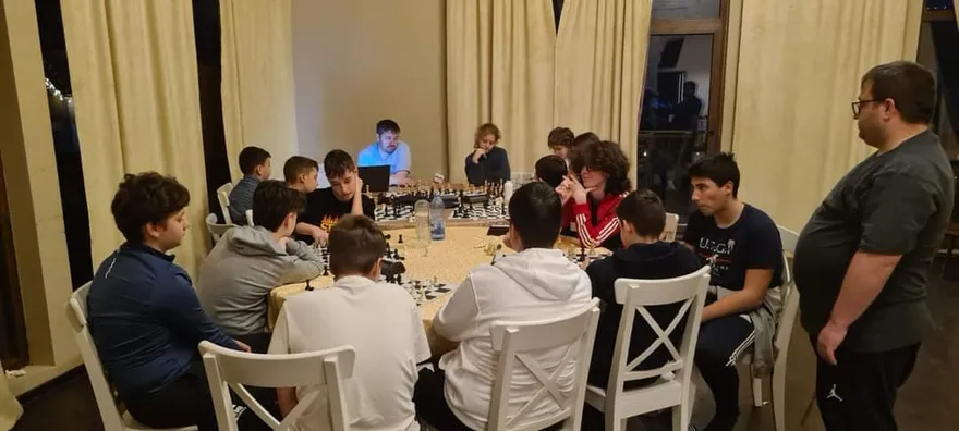 Copiii și părinții clubului la cantonamentul ACS Smart Galați 2024, la Bran